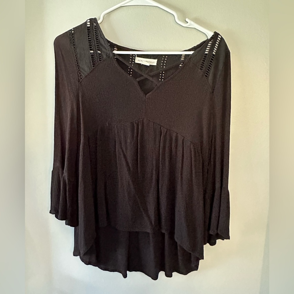 Black criss cross flare 3/4 sleeve shirt